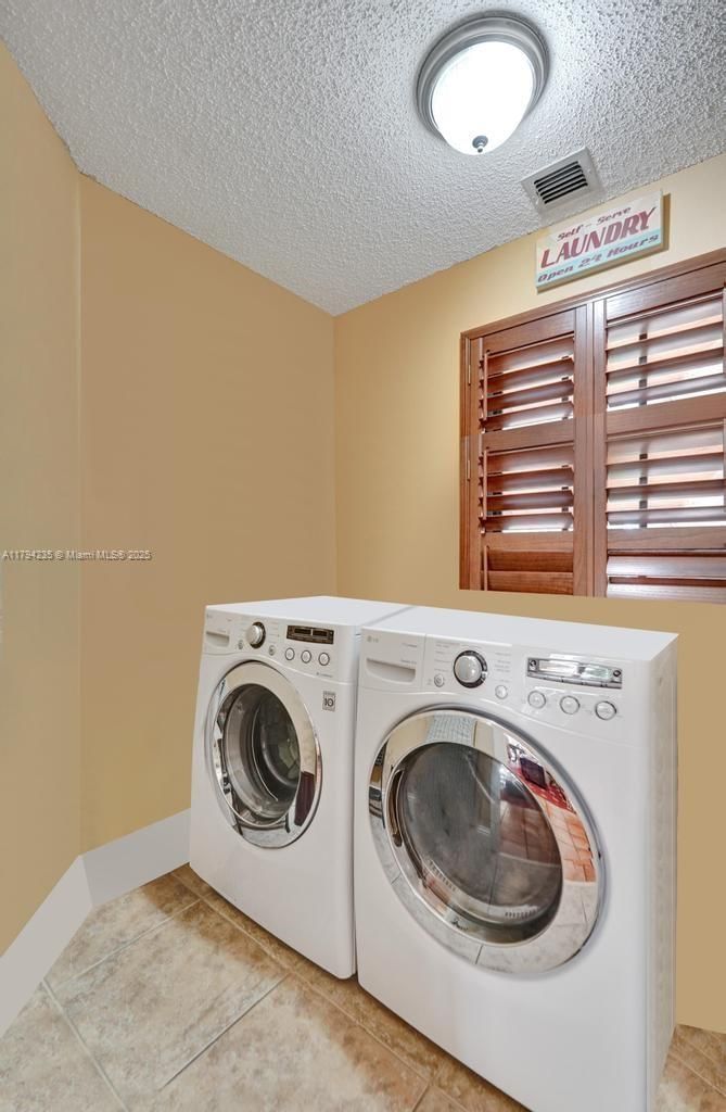 Real estate property located at 9682 Ridgecrest Ct, Broward, Forest Ridge Single Famil, Davie, FL
