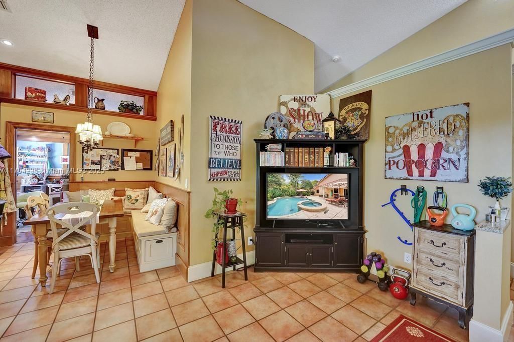 Real estate property located at 9682 Ridgecrest Ct, Broward, Forest Ridge Single Famil, Davie, FL