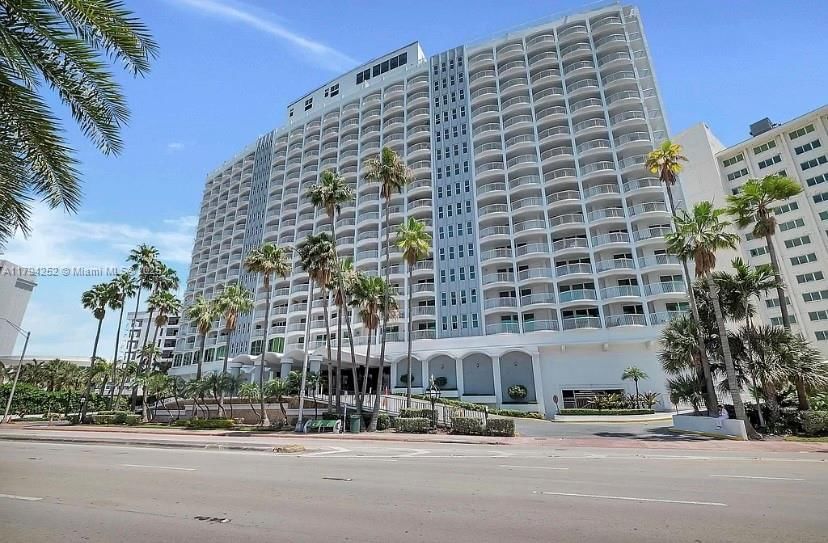 Real estate property located at 5401 Collins Ave #411, Miami-dade, The Carriage House Condo, Miami Beach, FL