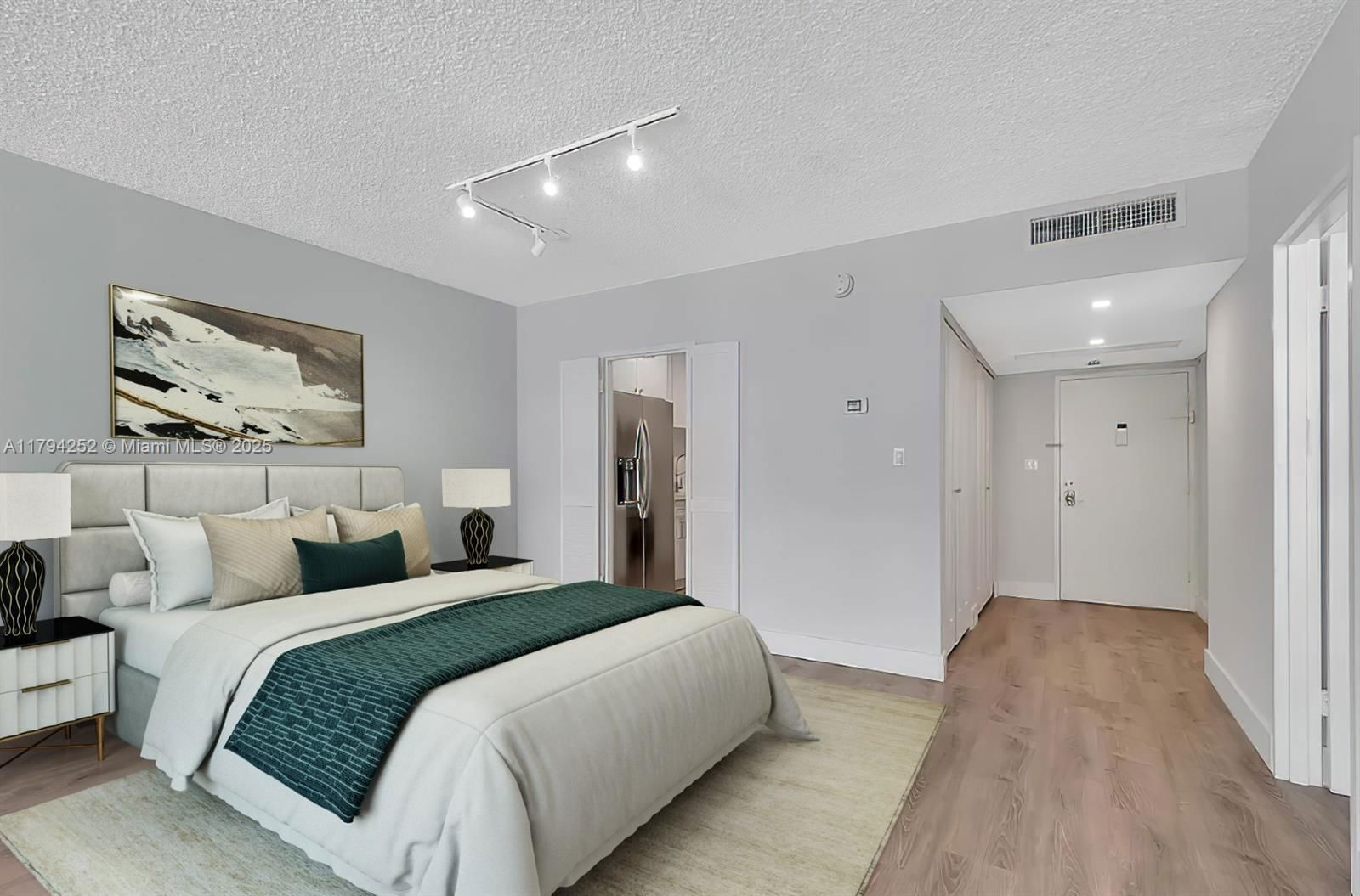 Real estate property located at 5401 Collins Ave #411, Miami-dade, The Carriage House Condo, Miami Beach, FL