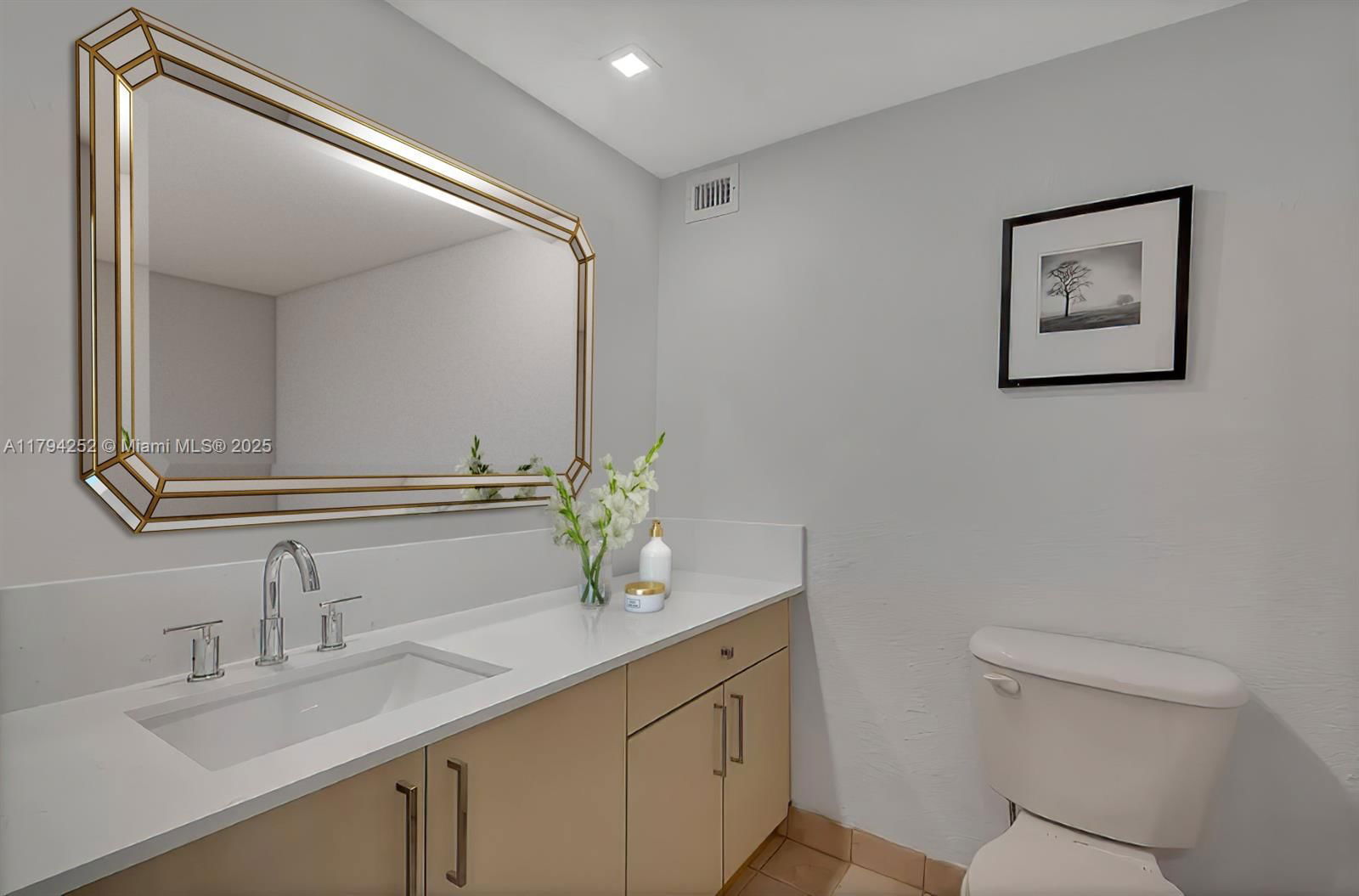 Real estate property located at 5401 Collins Ave #411, Miami-dade, The Carriage House Condo, Miami Beach, FL