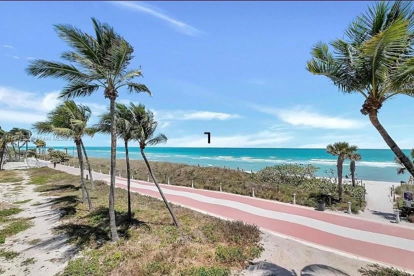 Real estate property located at 5401 Collins Ave #411, Miami-dade, The Carriage House Condo, Miami Beach, FL