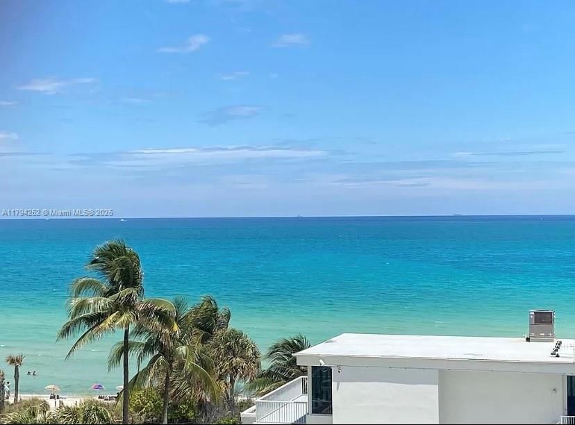 Real estate property located at 5401 Collins Ave #411, Miami-dade, The Carriage House Condo, Miami Beach, FL