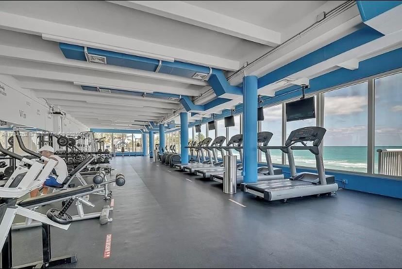 Real estate property located at 5401 Collins Ave #411, Miami-dade, The Carriage House Condo, Miami Beach, FL