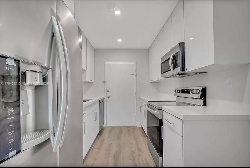 Real estate property located at 5401 Collins Ave #411, Miami-dade, The Carriage House Condo, Miami Beach, FL