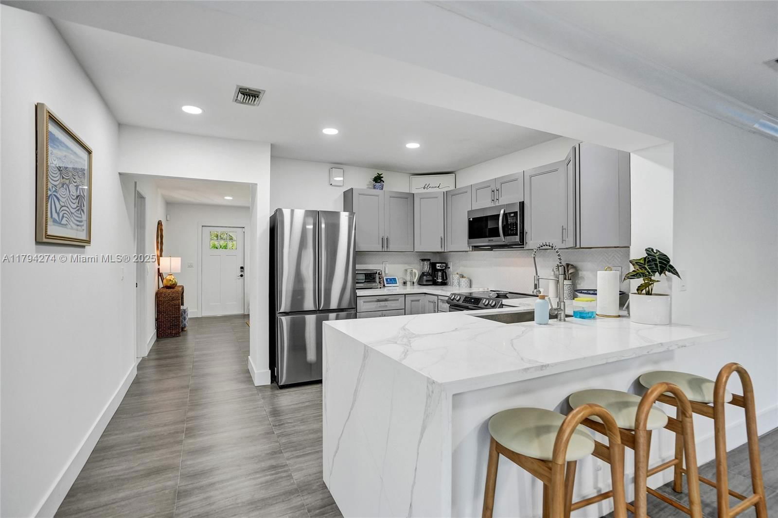 Real estate property located at 3295 6th Ave, Broward, Lloyd Estates, Oakland Park, FL