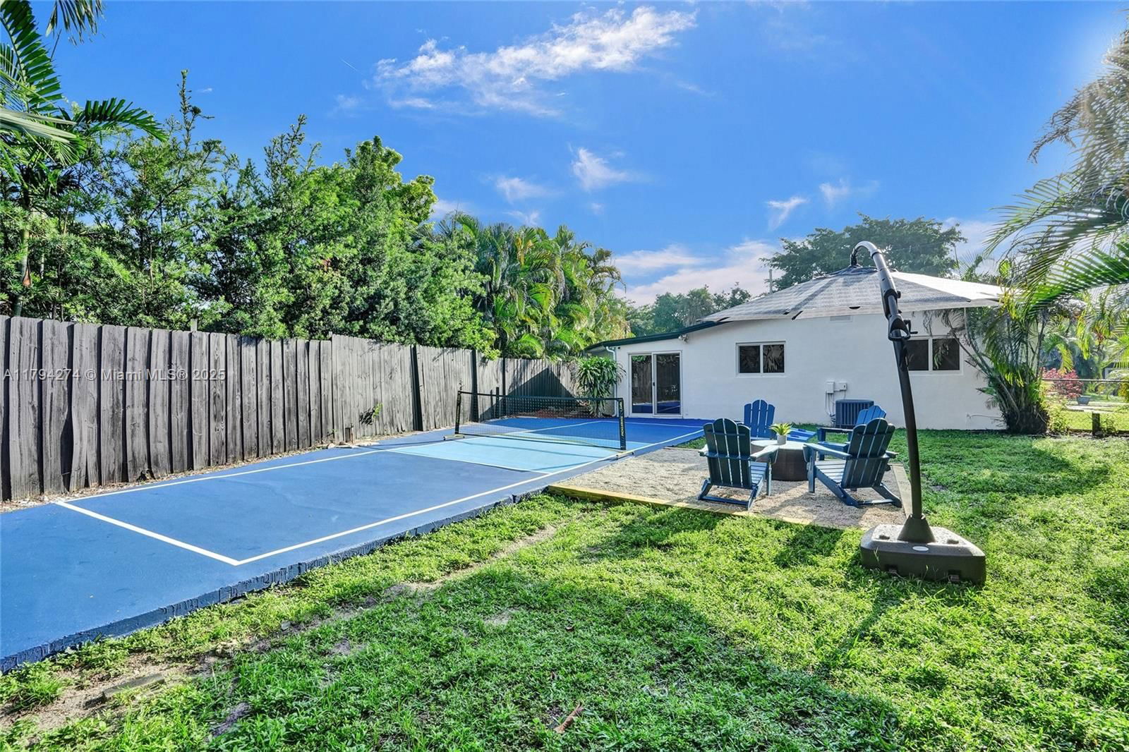 Real estate property located at 3295 6th Ave, Broward, Lloyd Estates, Oakland Park, FL
