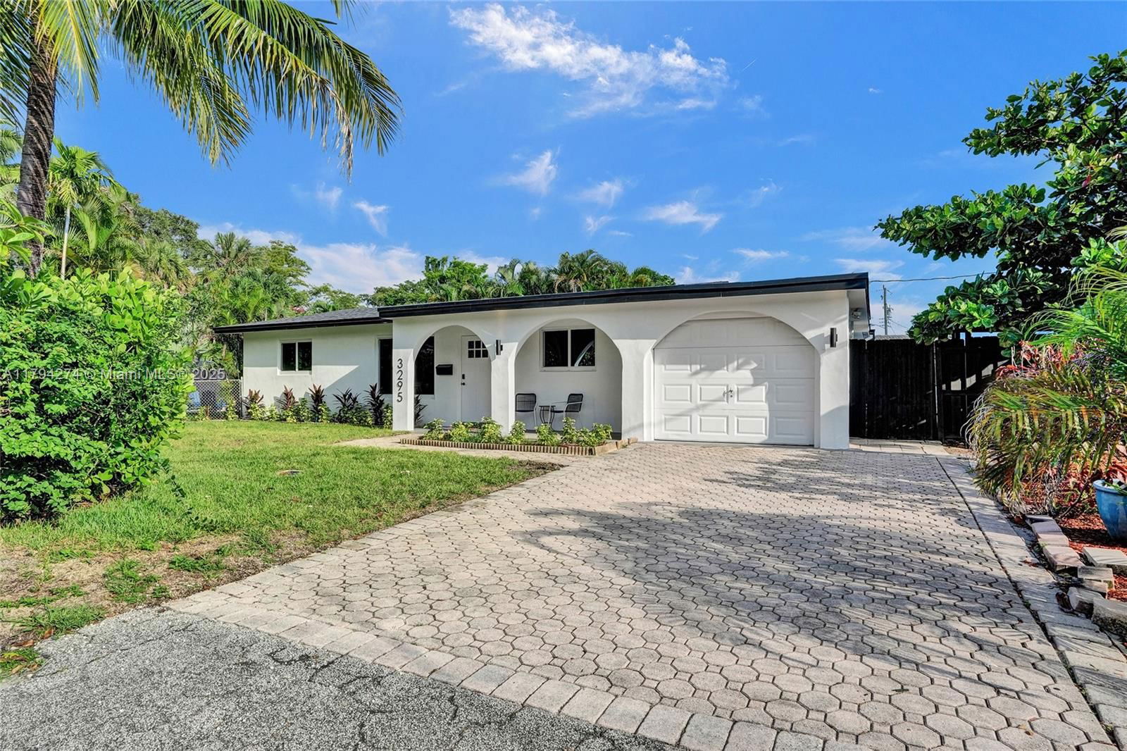 Real estate property located at 3295 6th Ave, Broward, Lloyd Estates, Oakland Park, FL
