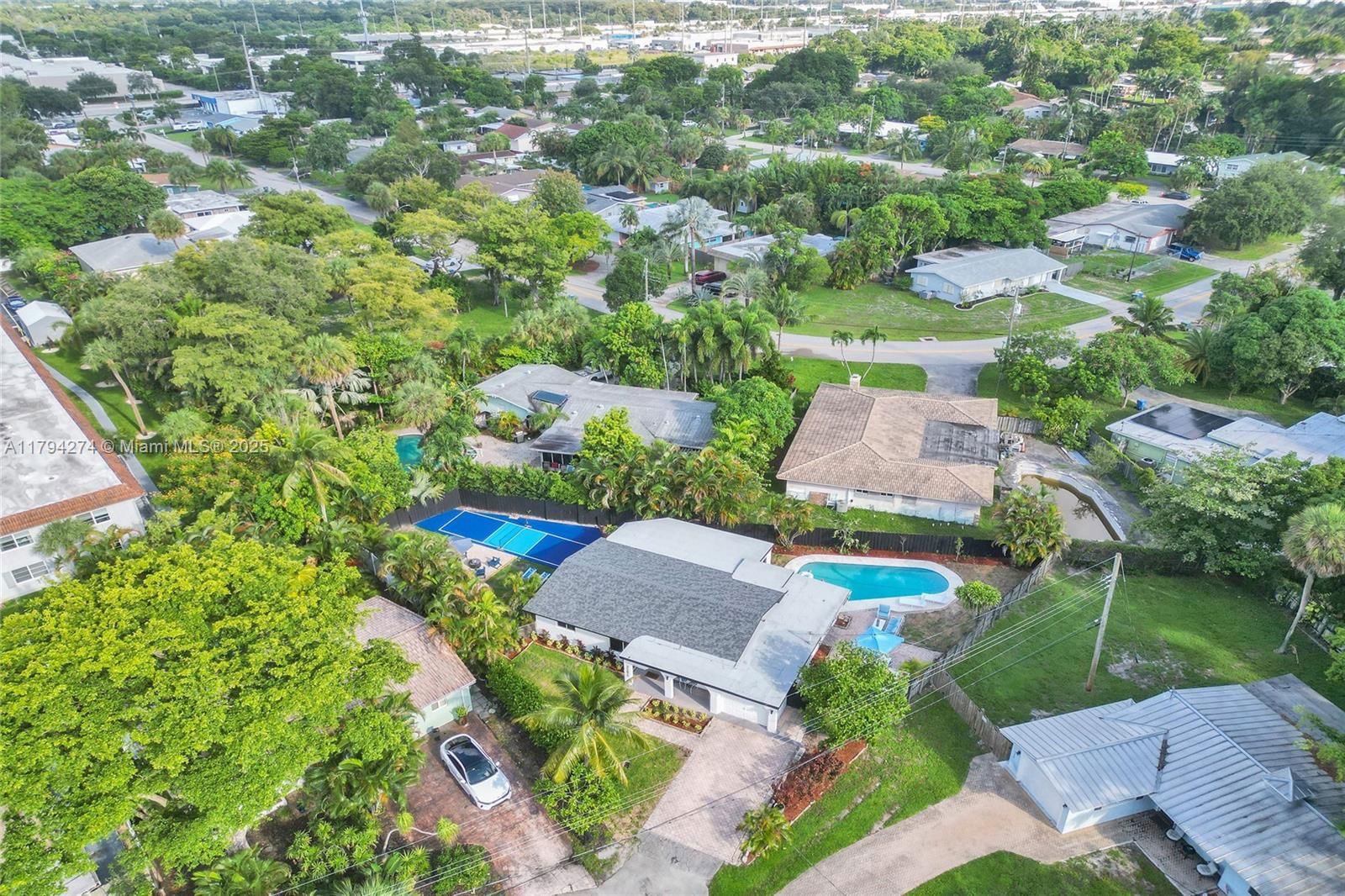 Real estate property located at 3295 6th Ave, Broward, Lloyd Estates, Oakland Park, FL