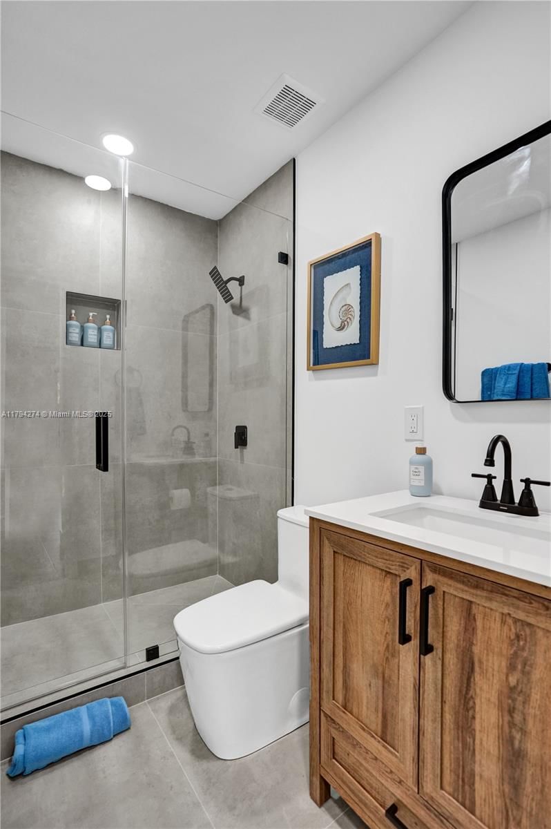 Real estate property located at 3295 6th Ave, Broward, Lloyd Estates, Oakland Park, FL