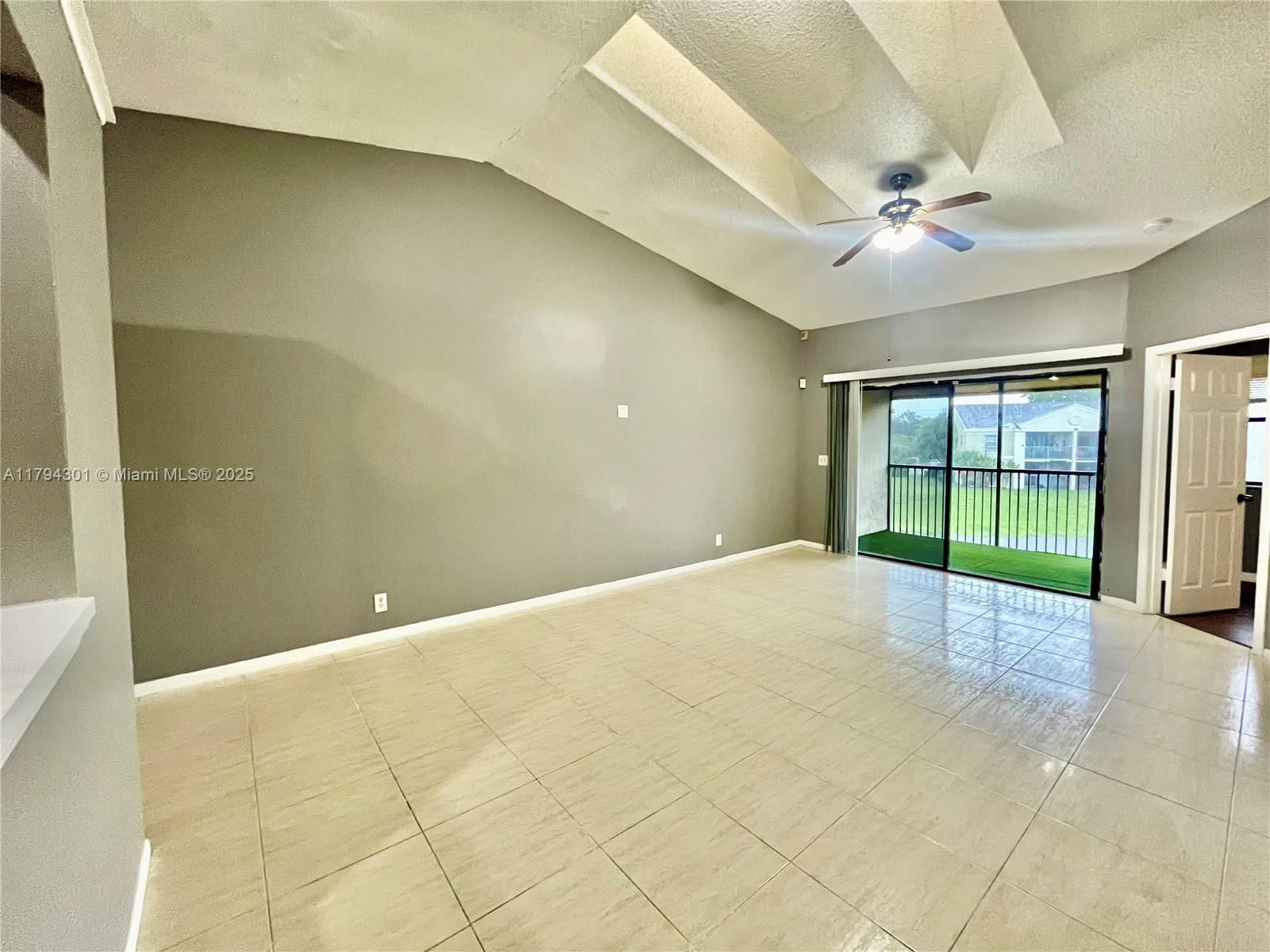 Real estate property located at 2511 56th Ave #12-25, Broward, Circle Villas (the) Condo, Lauderhill, FL