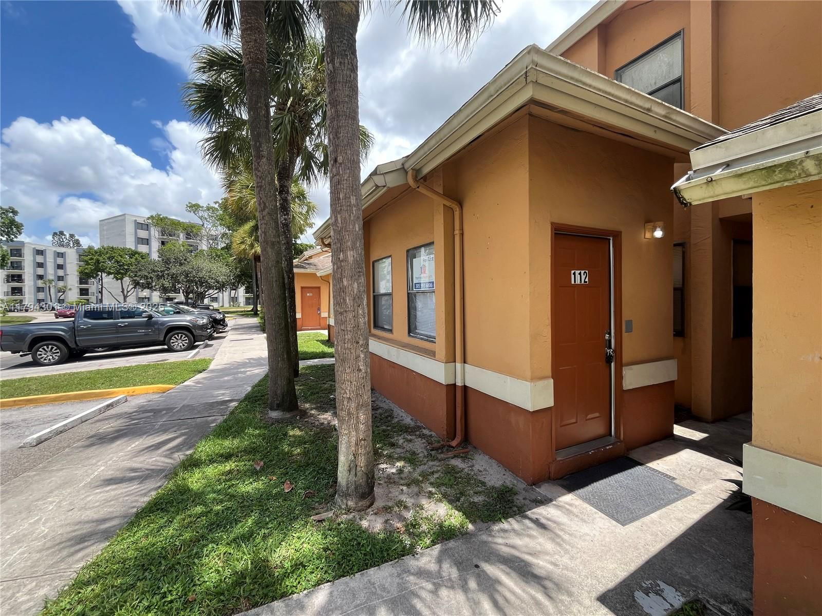 Real estate property located at 2511 56th Ave #12-25, Broward, Circle Villas (the) Condo, Lauderhill, FL
