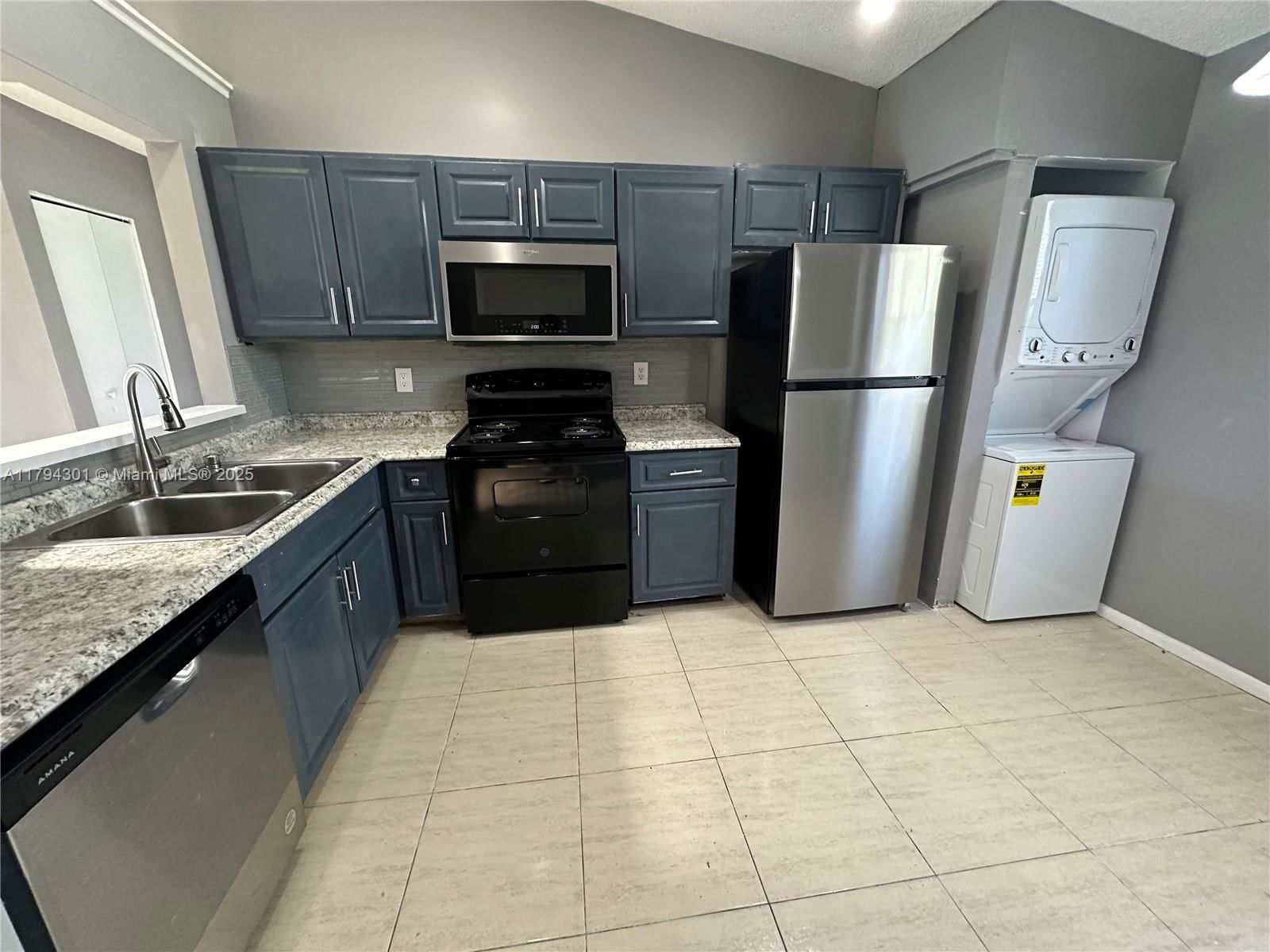 Real estate property located at 2511 56th Ave #12-25, Broward, Circle Villas (the) Condo, Lauderhill, FL