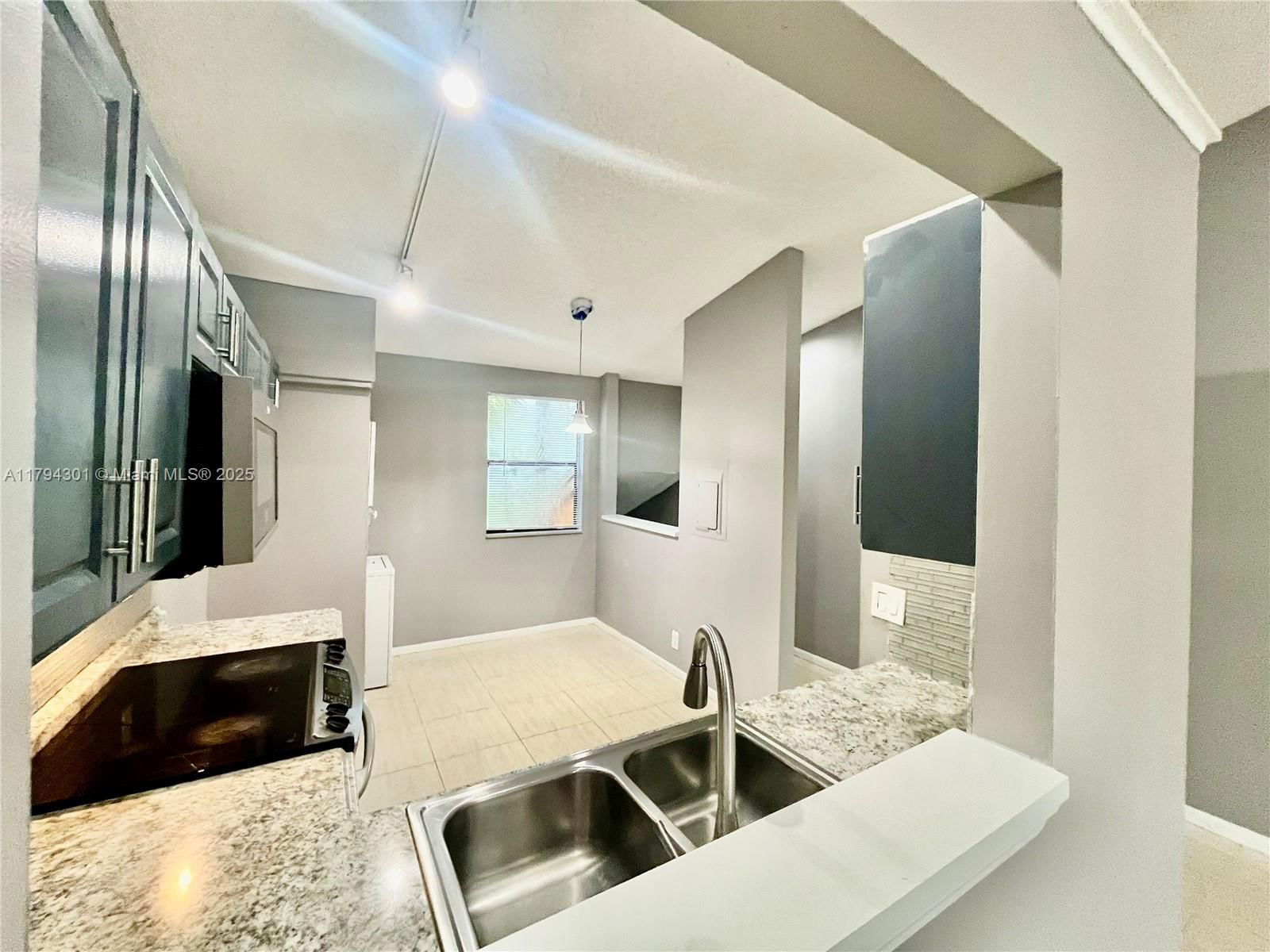 Real estate property located at 2511 56th Ave #12-25, Broward, Circle Villas (the) Condo, Lauderhill, FL