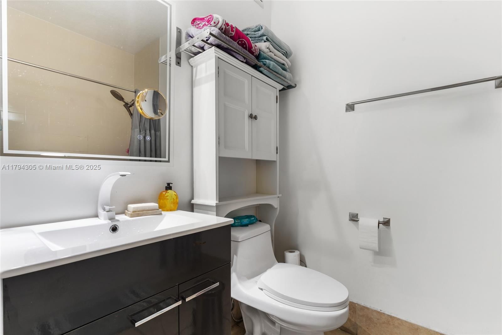 Real estate property located at 10012 7 St #107, Miami-dade, Fontainbleau Lakes Courty, Miami, FL