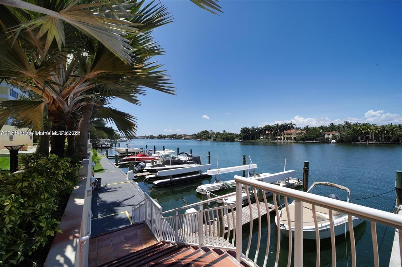 Real estate property located at 5600 Collins Ave #7V, Miami-dade, 5600 Condo, Miami Beach, FL