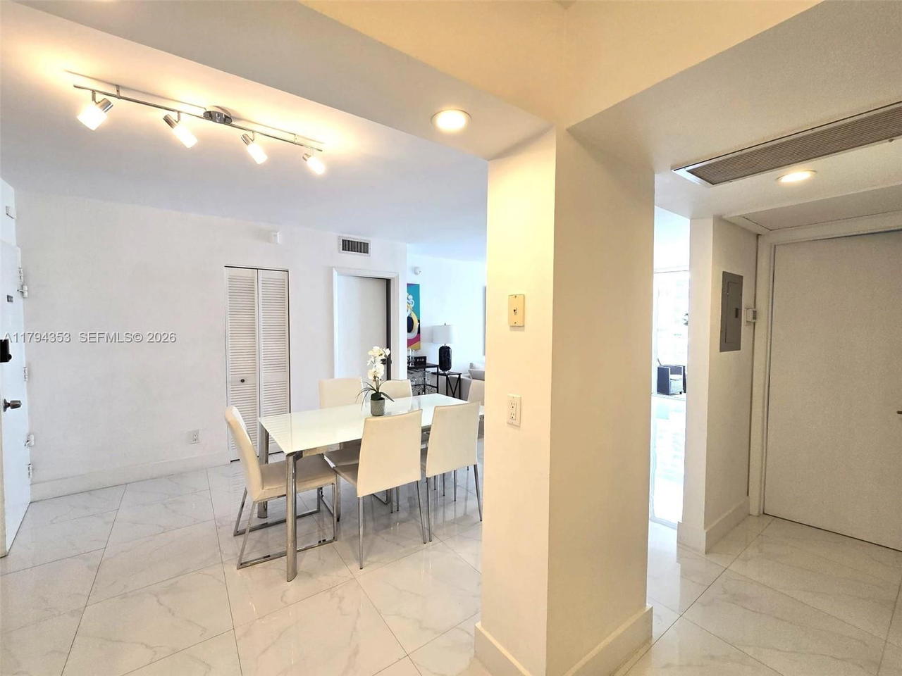 Real estate property located at 5600 Collins Ave #7V, Miami-dade, 5600 Condo, Miami Beach, FL