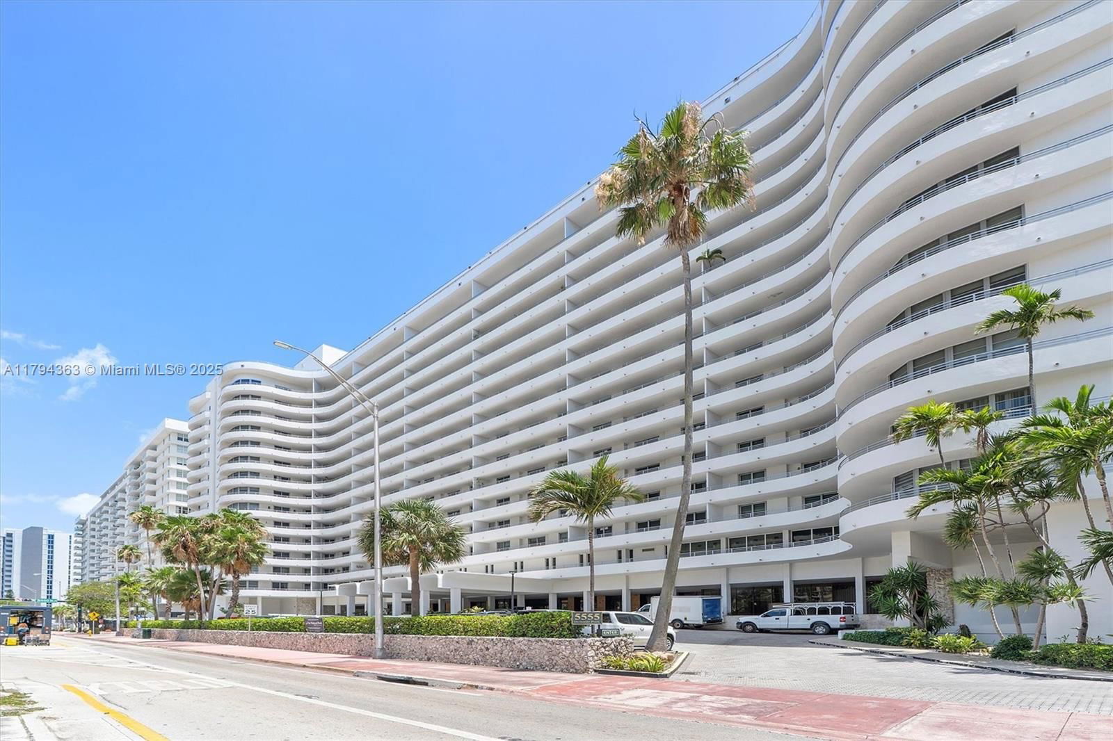 Real estate property located at 5555 Collins Ave #4B, Miami-dade, Oceanside Plaza Condo, Miami Beach, FL