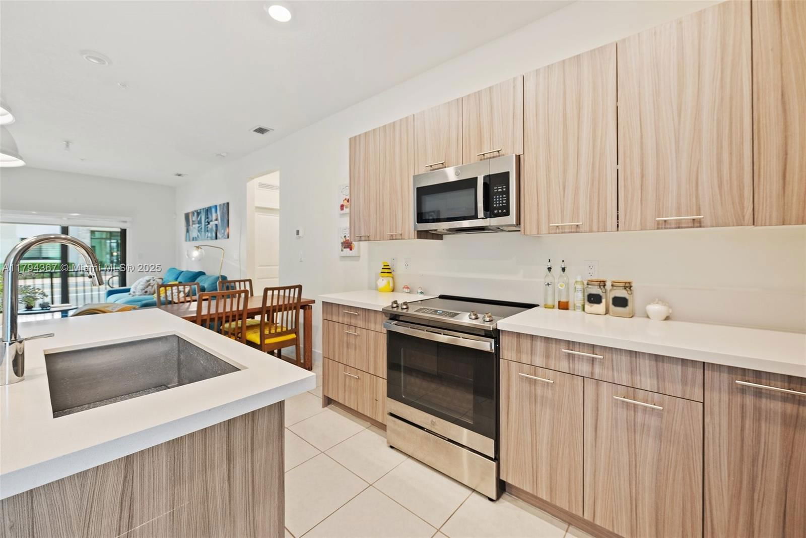 Real estate property located at 8201 41st St D-107, Miami-dade, Downtown Doral South Phas, Doral, FL