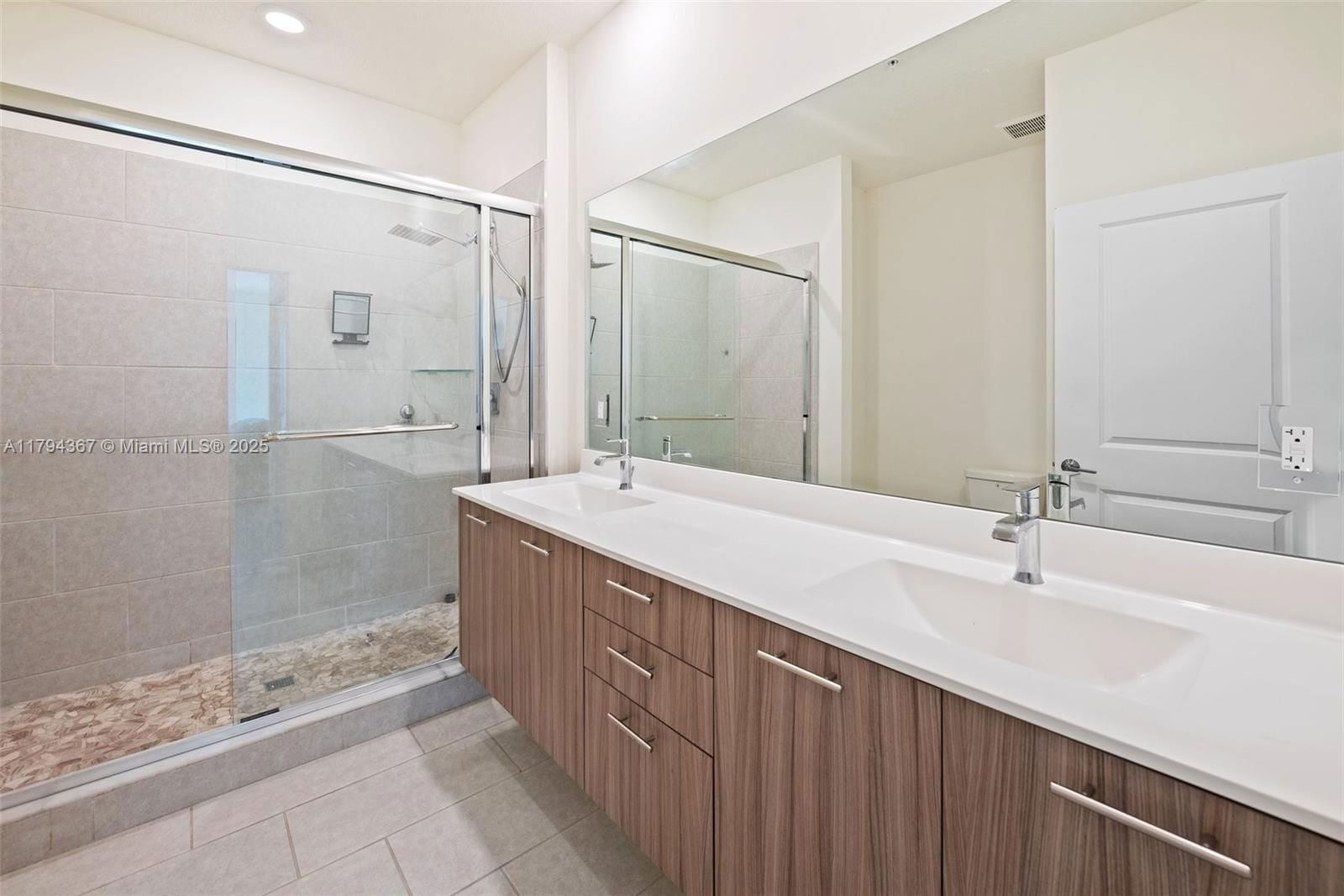 Real estate property located at 8201 41st St D-107, Miami-dade, Downtown Doral South Phas, Doral, FL