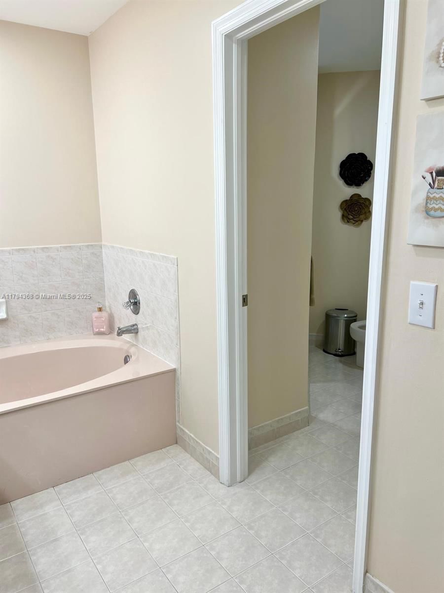 Real estate property located at 9511 155th Ave, Miami-dade, Highlands At Kendall, Miami, FL