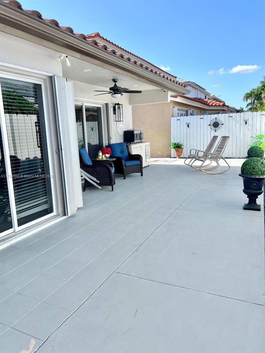 Real estate property located at 9511 155th Ave, Miami-dade, Highlands At Kendall, Miami, FL