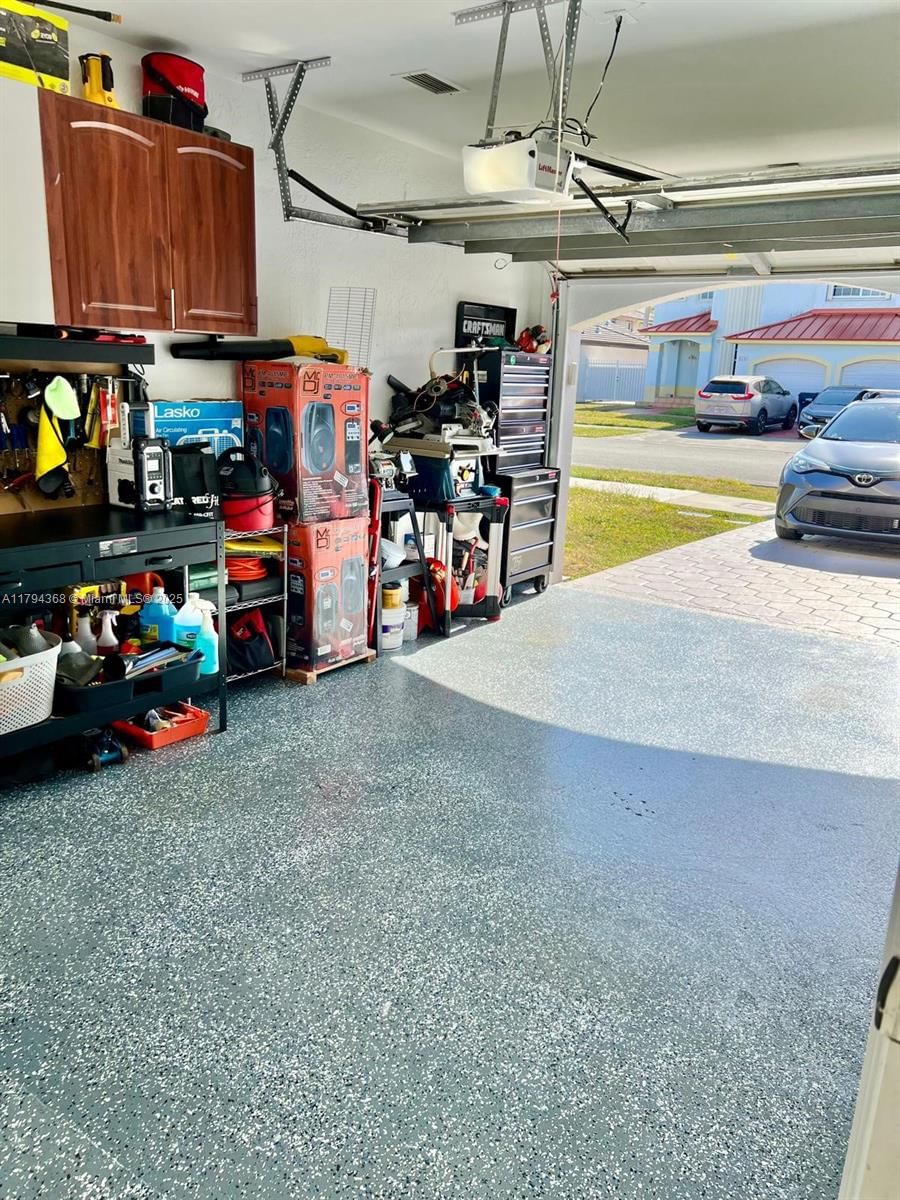 Real estate property located at 9511 155th Ave, Miami-dade, Highlands At Kendall, Miami, FL
