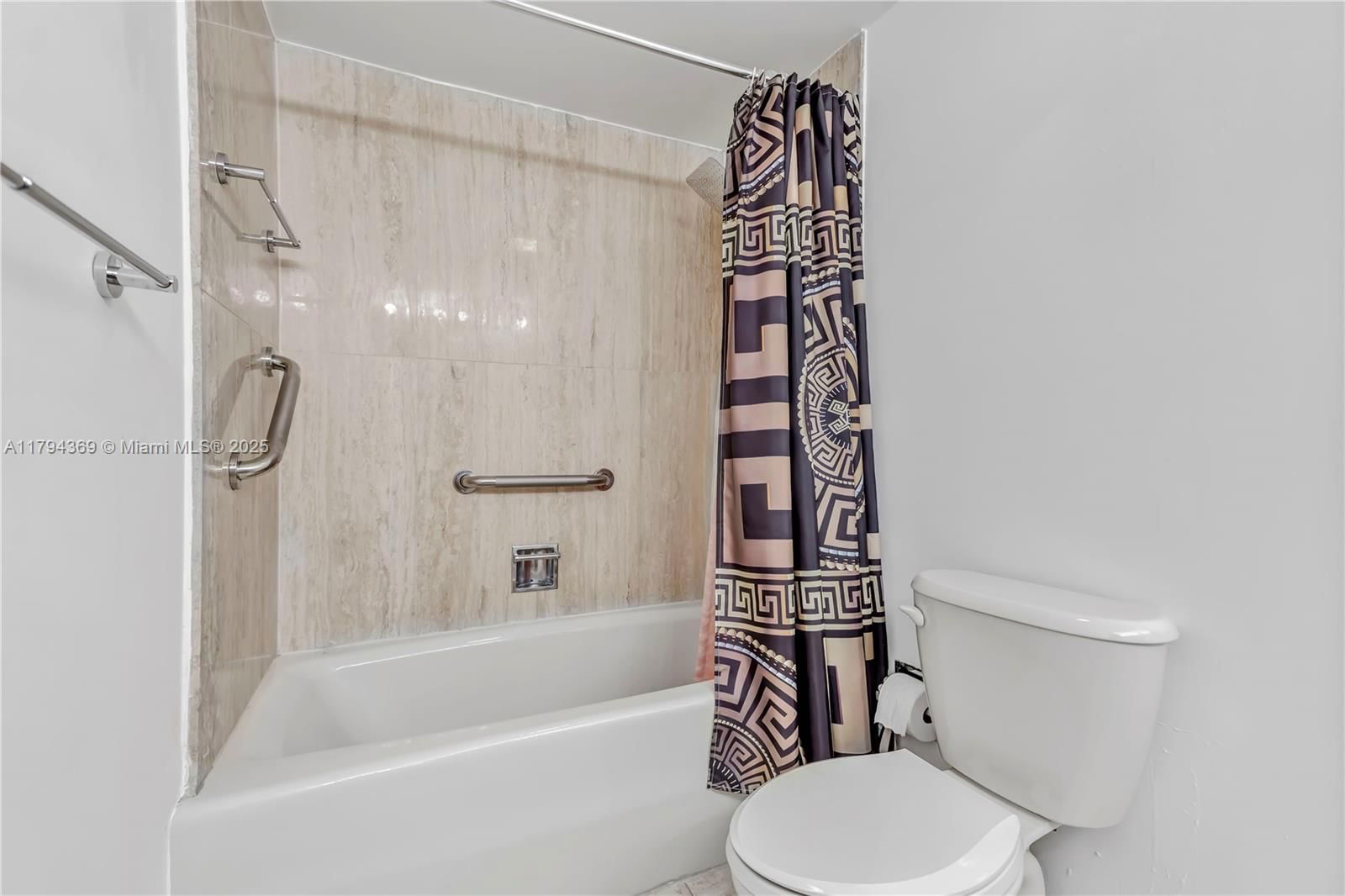 Real estate property located at 1201 Ocean Dr #2107N, Broward, Summit Condo, Hollywood, FL