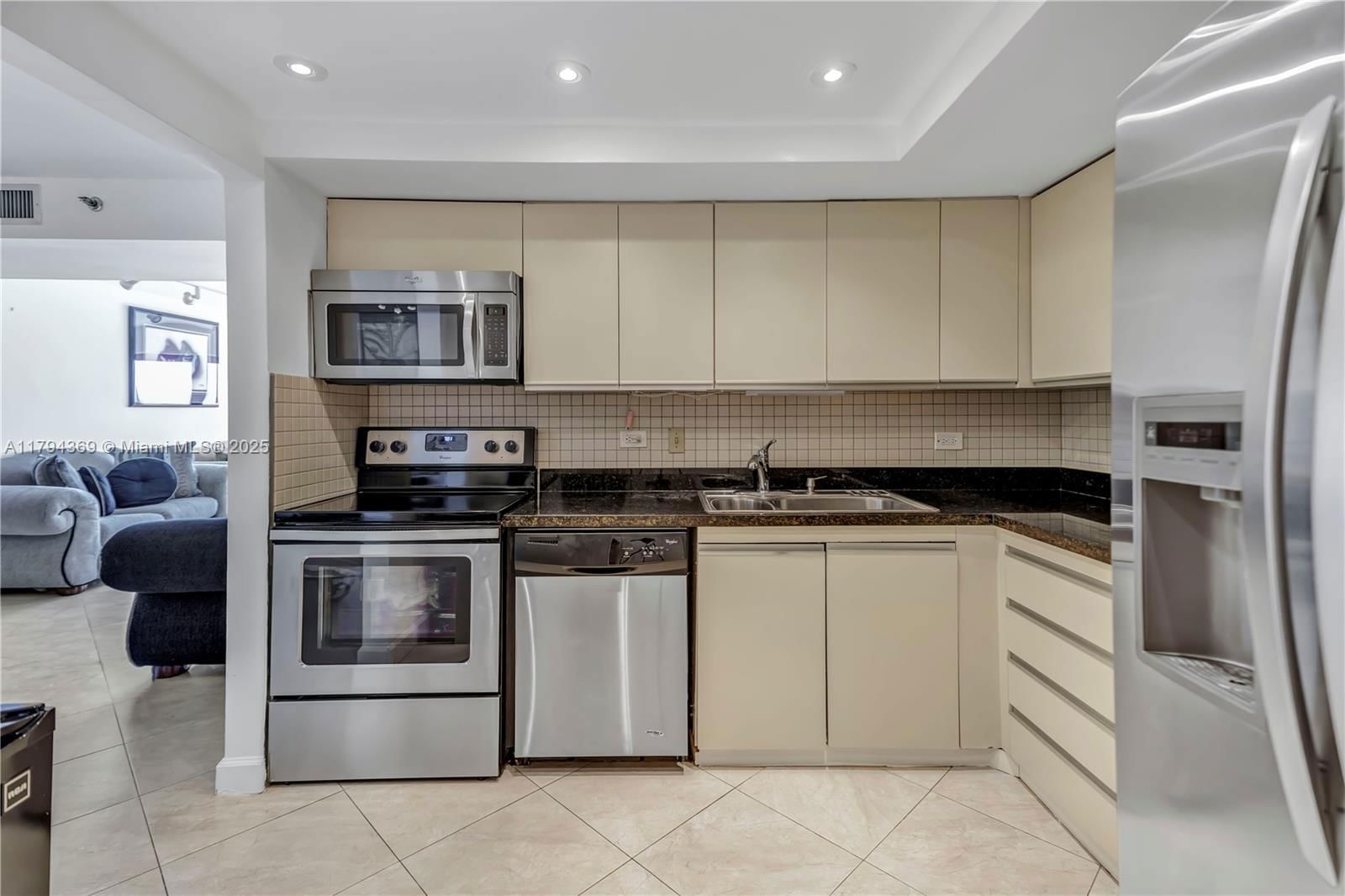 Real estate property located at 1201 Ocean Dr #2107N, Broward, Summit Condo, Hollywood, FL