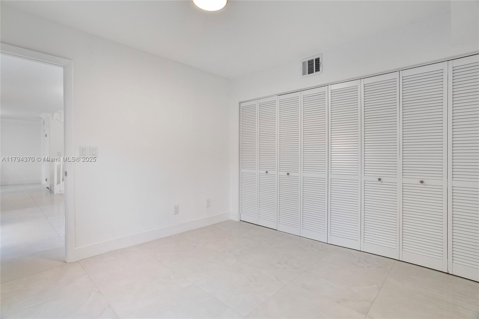 Real estate property located at 853 118th Ter, Broward, Lake Pine Village, Davie, FL