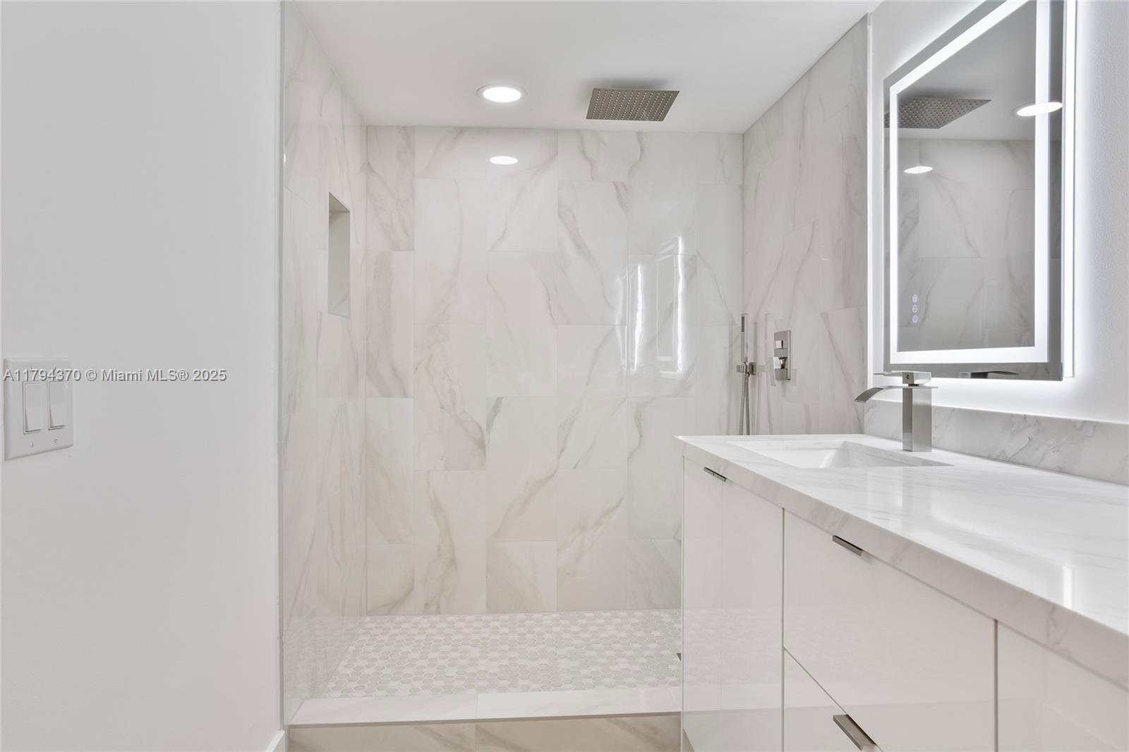 Real estate property located at 853 118th Ter, Broward, Lake Pine Village, Davie, FL