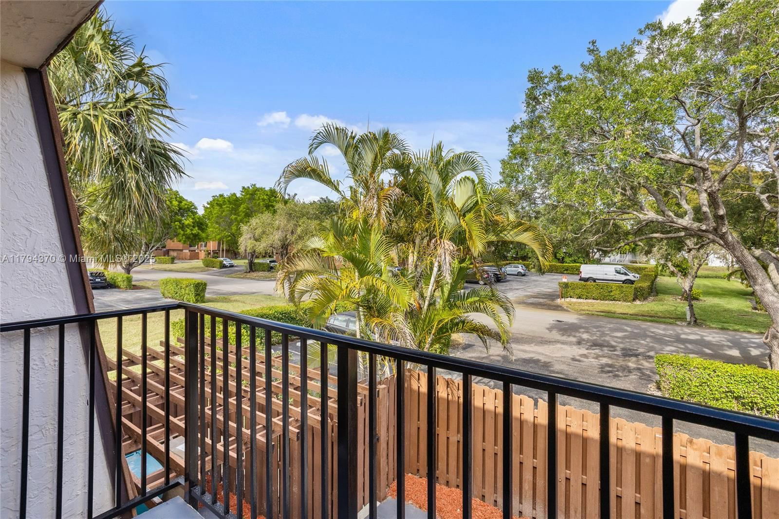 Real estate property located at 853 118th Ter, Broward, Lake Pine Village, Davie, FL
