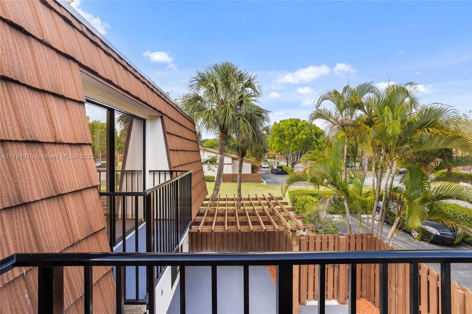 Real estate property located at 853 118th Ter, Broward, Lake Pine Village, Davie, FL