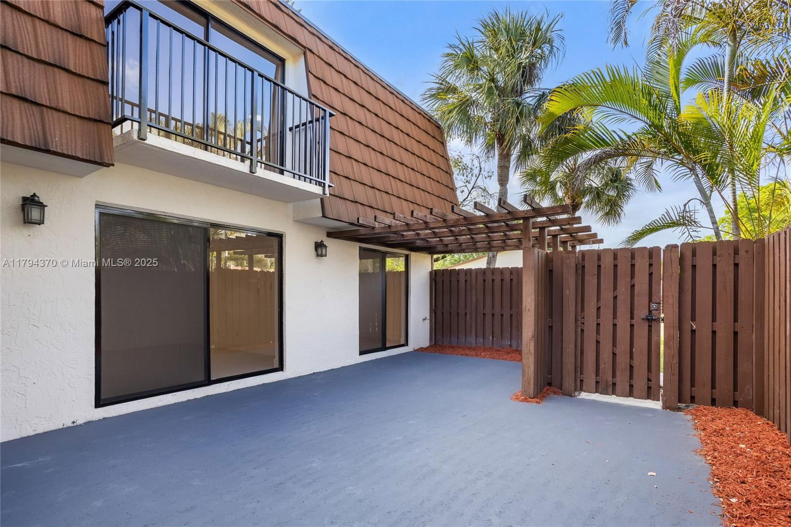 Real estate property located at 853 118th Ter, Broward, Lake Pine Village, Davie, FL