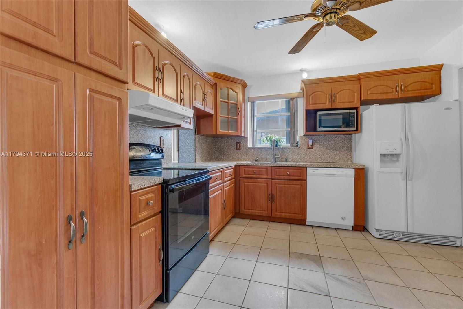 Real estate property located at 700 76th Ave, Broward, Boulevard Heights Sec 11, Pembroke Pines, FL