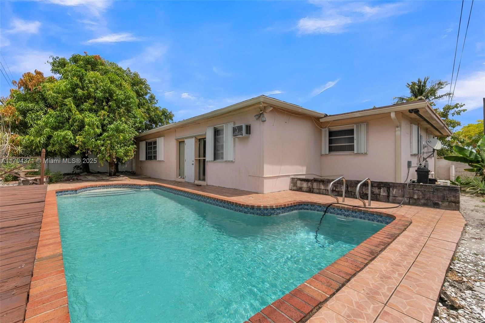 Real estate property located at 700 76th Ave, Broward, Boulevard Heights Sec 11, Pembroke Pines, FL
