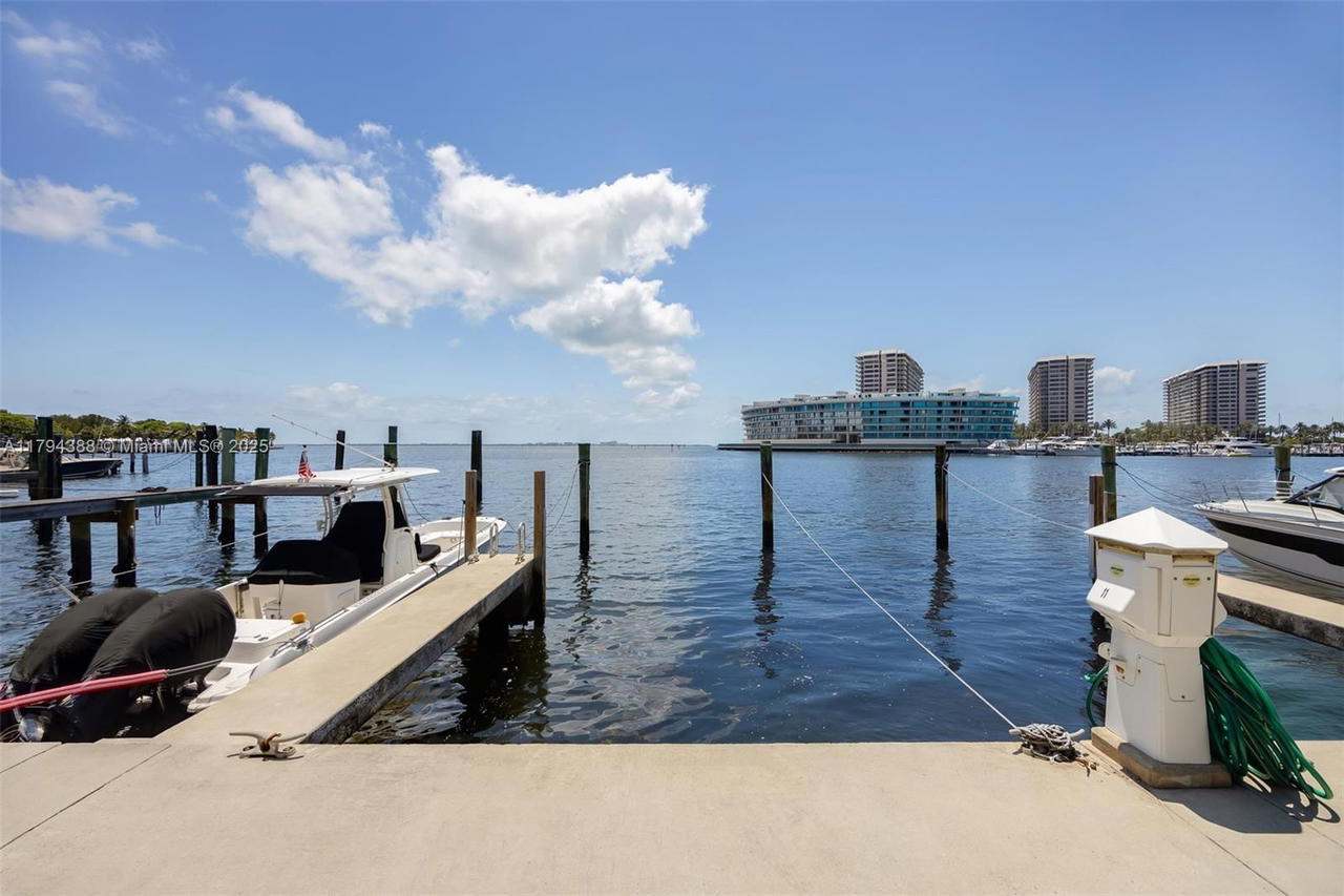 Real estate property located at 1600 Bayshore Ln #8D, Miami-dade, 1600 South Bayshore Lane, Coconut Grove, FL