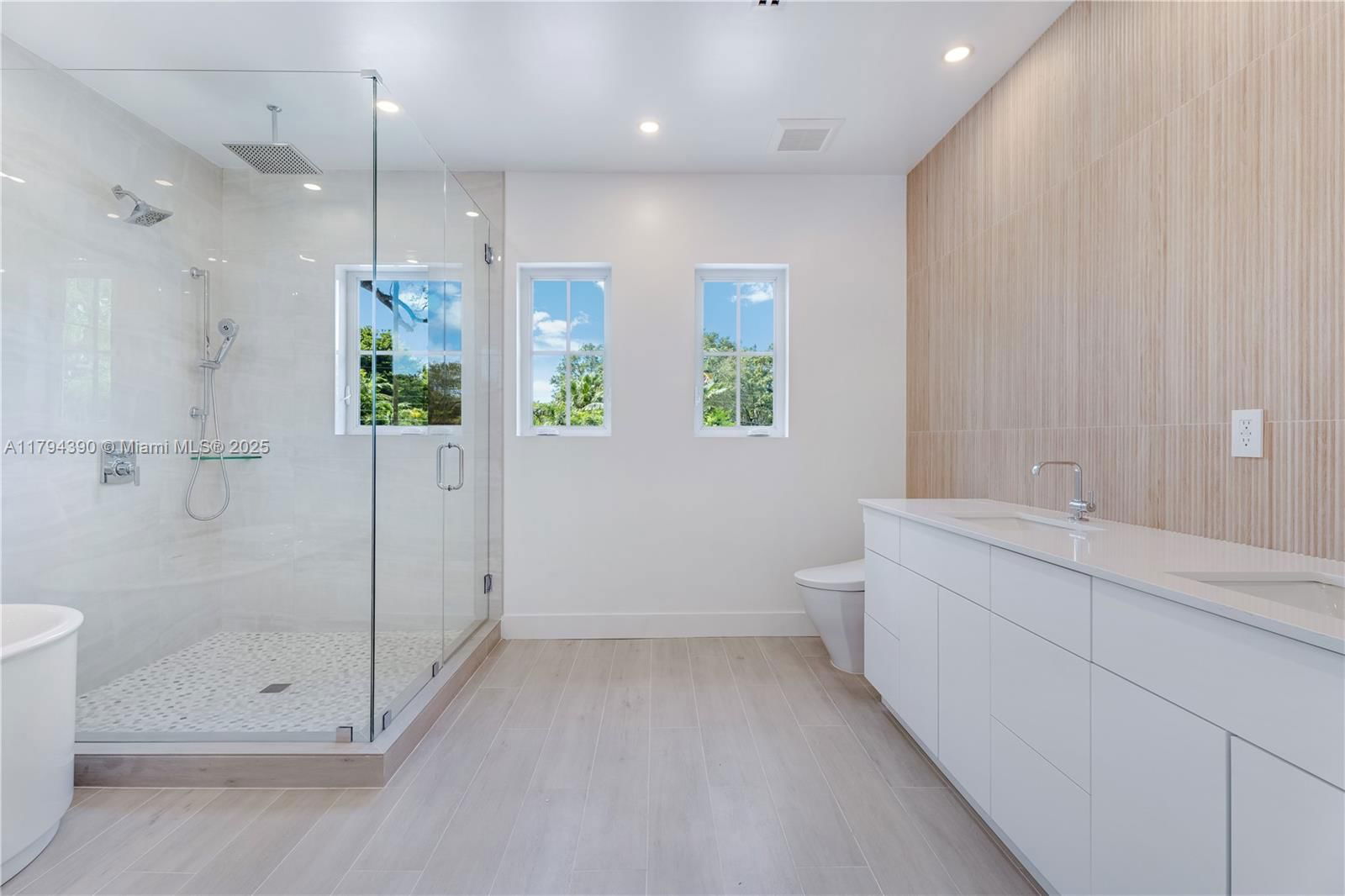 Real estate property located at 6747 77th Ter, Miami-dade, West Larkin Park, South Miami, FL