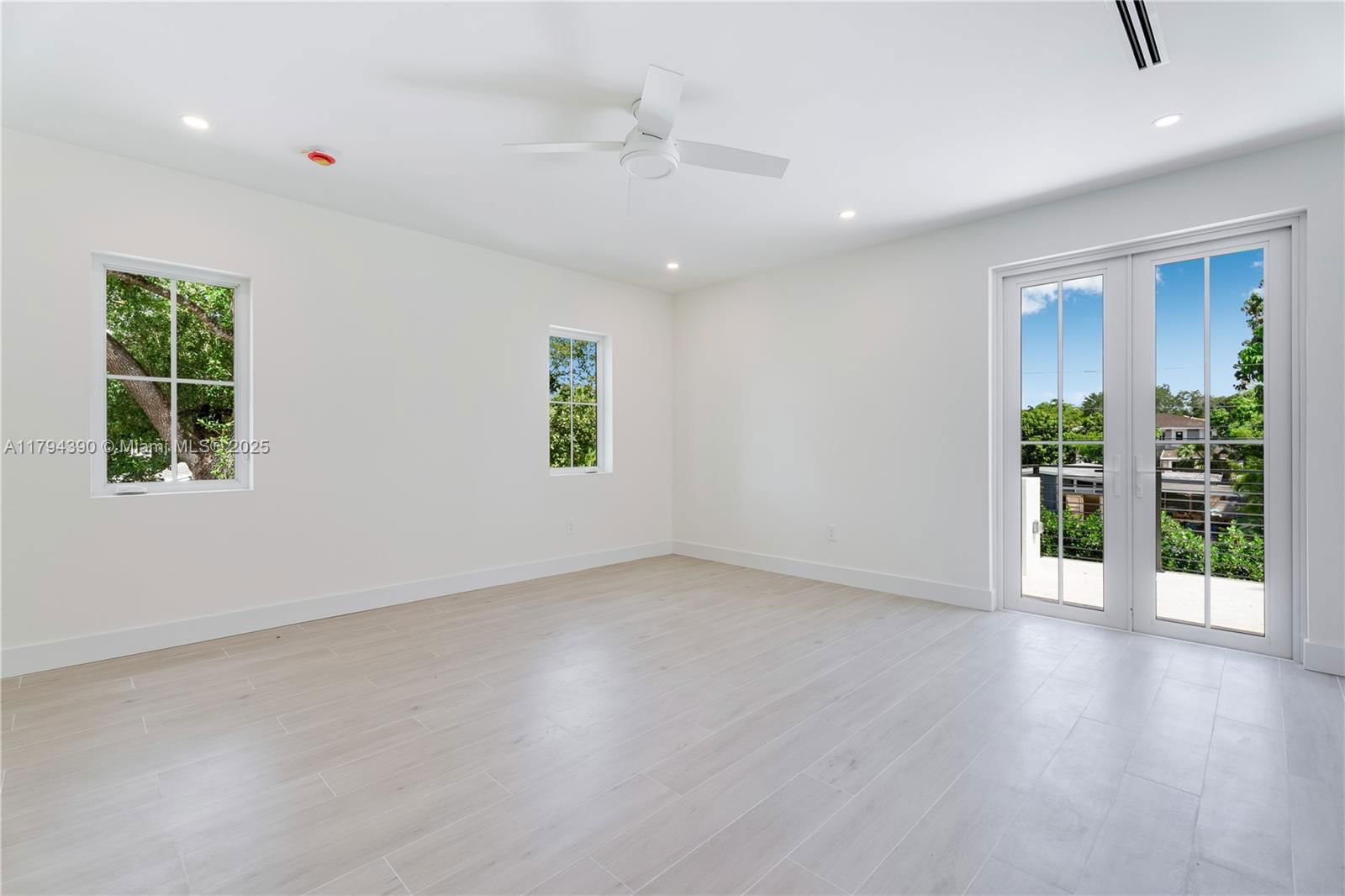 Real estate property located at 6747 77th Ter, Miami-dade, West Larkin Park, South Miami, FL