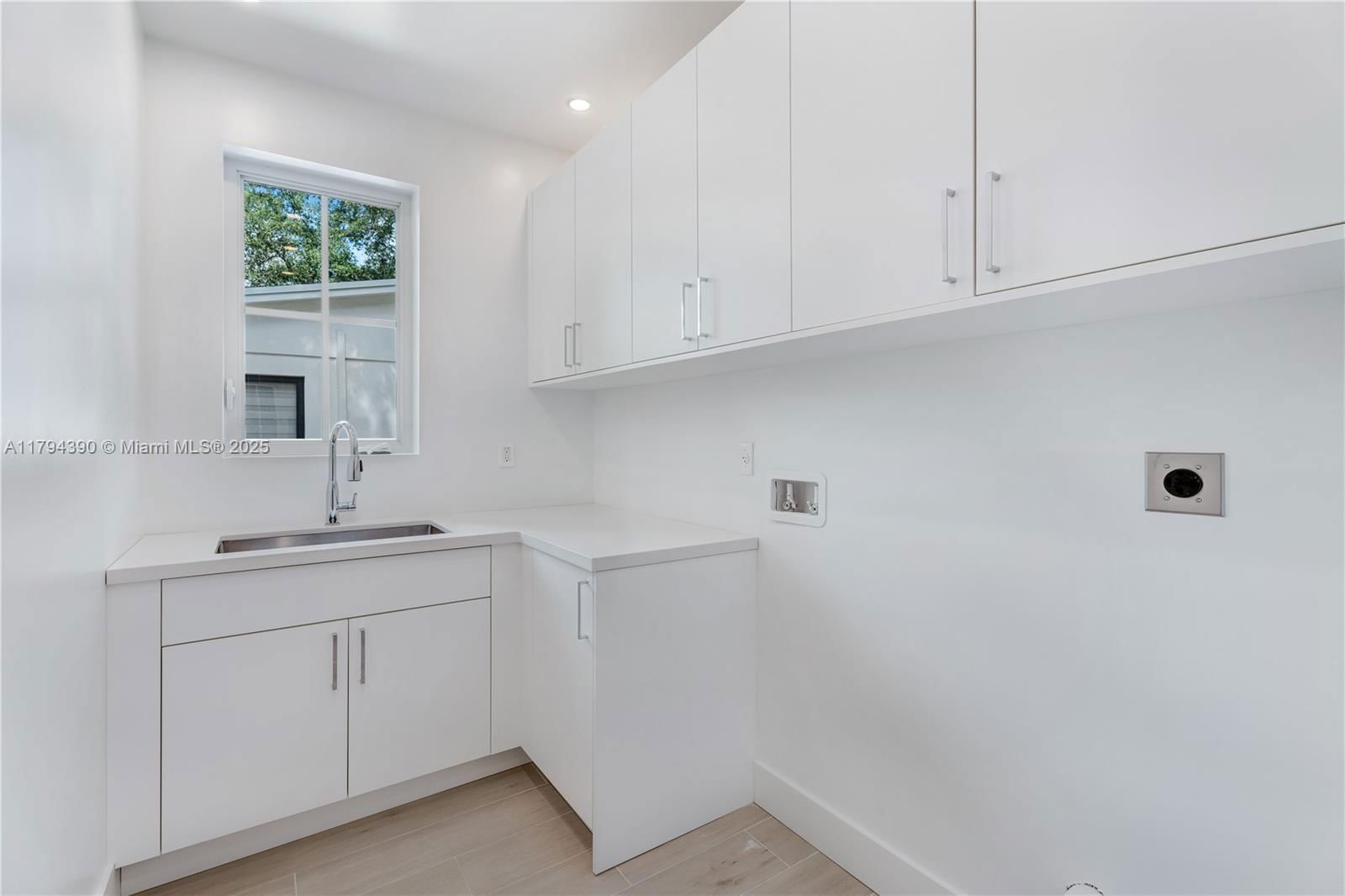 Real estate property located at 6747 77th Ter, Miami-dade, West Larkin Park, South Miami, FL
