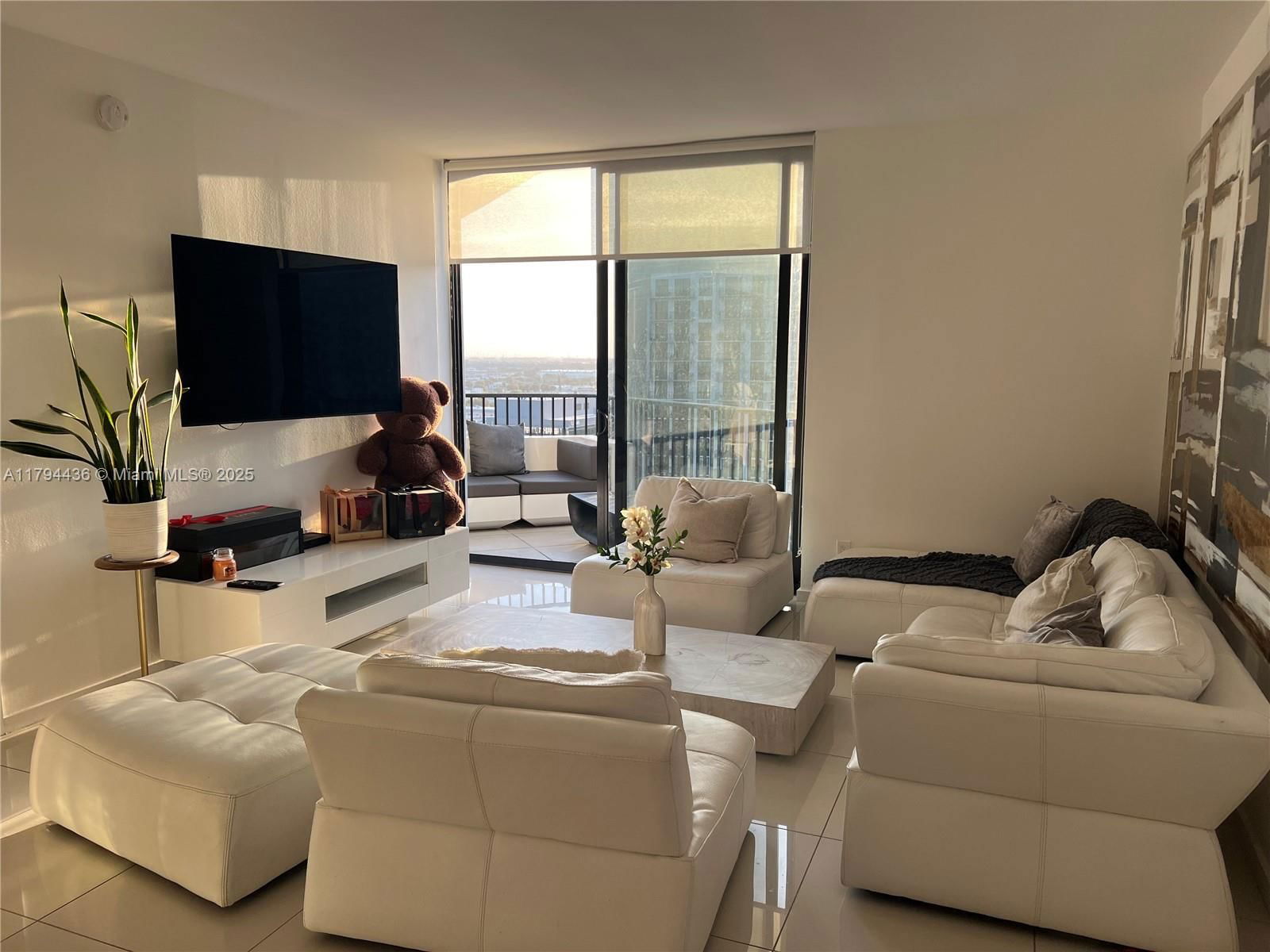 Real estate property located at 5300 Paseo Blvd #1603, Miami-dade, 5300 Paseo Condo, Doral, FL