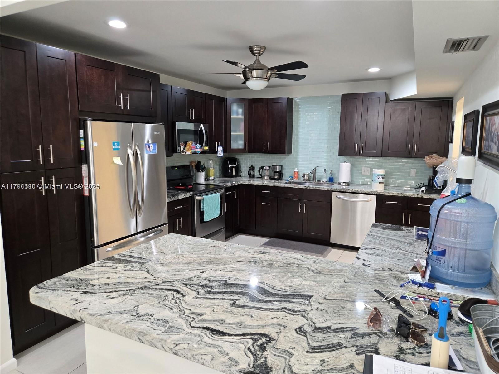 Real estate property located at 295 Jacaranda Dr #20, Broward, Las Haciendas Townhouse C, Plantation, FL