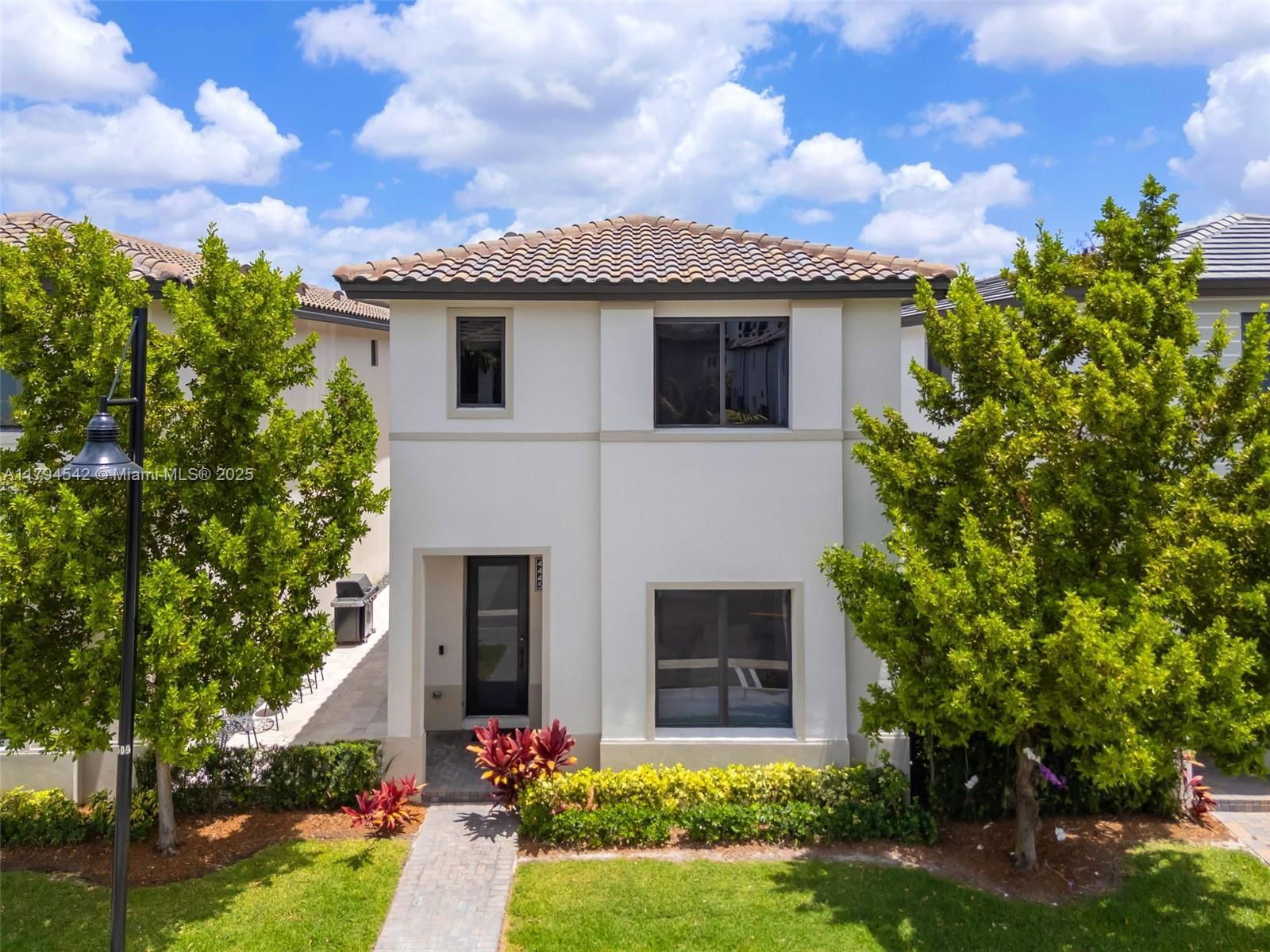 Real estate property located at 4445 82nd Ave, Miami-dade, Downtown Doral South Phas, Doral, FL