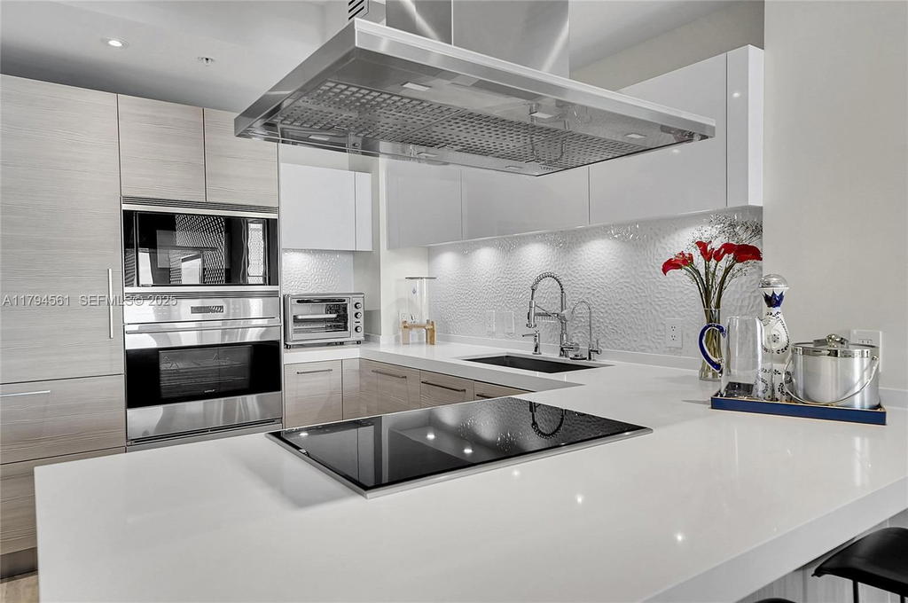 Real estate property located at 17111 Biscayne Blvd #2208, Miami-dade, Marina Palms Residences S, Aventura, FL