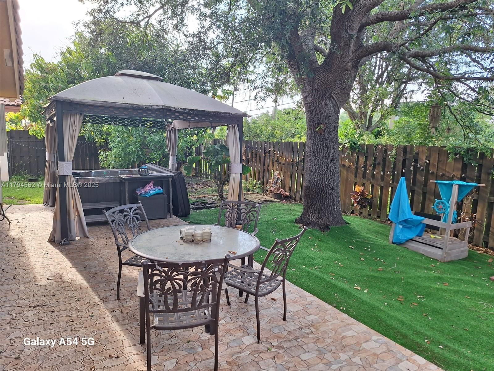 Real estate property located at 20401 1st St, Broward, Crystal Pointe, Pembroke Pines, FL