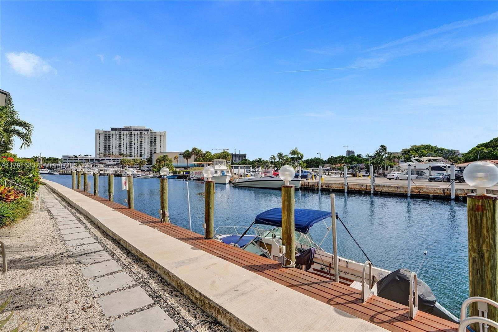 Real estate property located at 13105 Ixora Ct #319, Miami-dade, Keystone Arms Condo, North Miami, FL