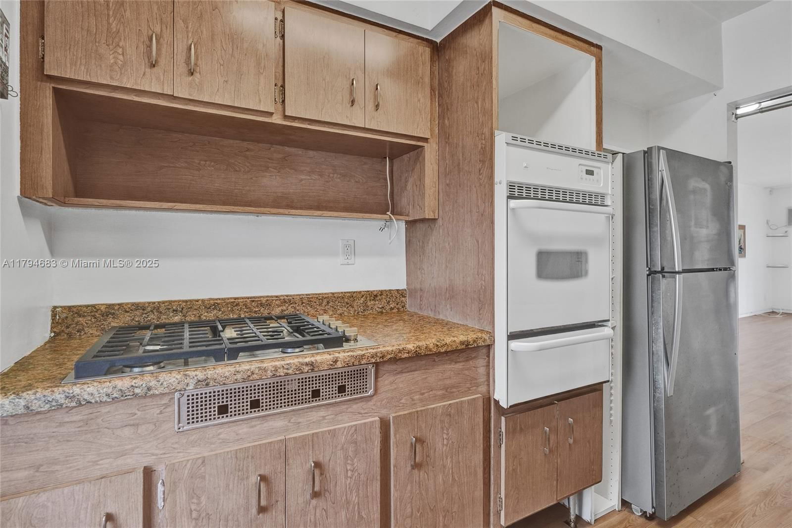 Real estate property located at 13105 Ixora Ct #319, Miami-dade, Keystone Arms Condo, North Miami, FL