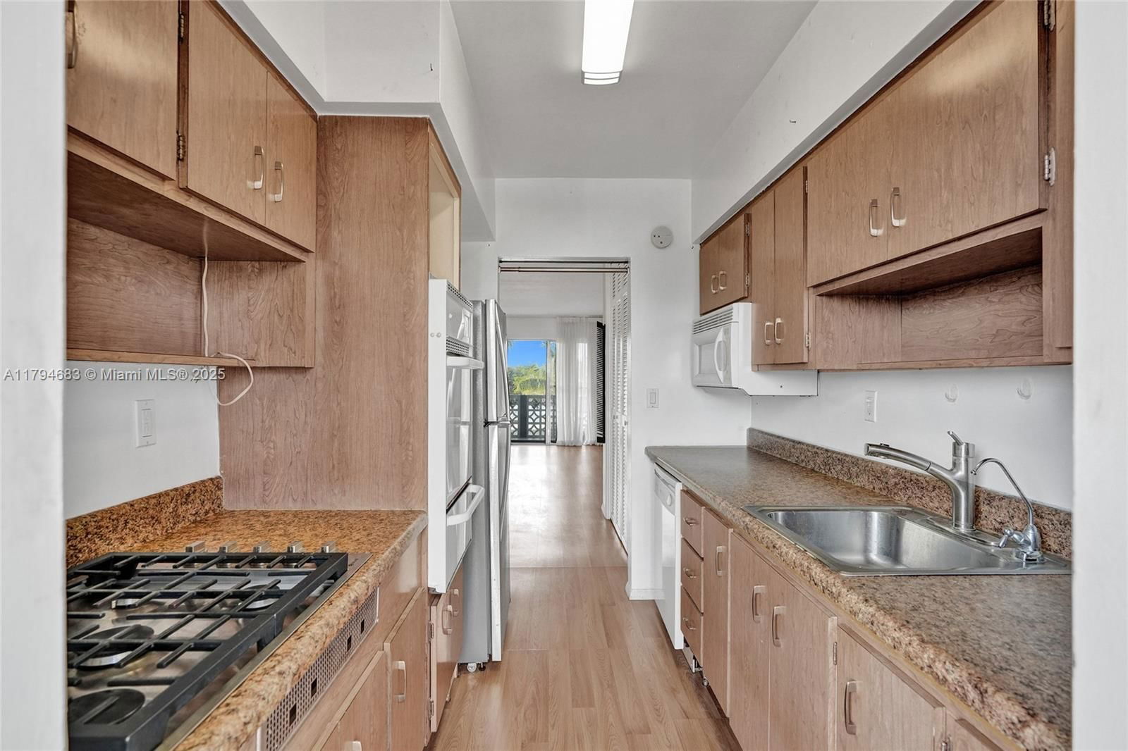 Real estate property located at 13105 Ixora Ct #319, Miami-dade, Keystone Arms Condo, North Miami, FL