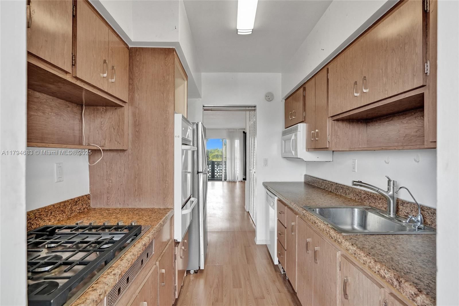 Real estate property located at 13105 Ixora Ct #319, Miami-dade, Keystone Arms Condo, North Miami, FL