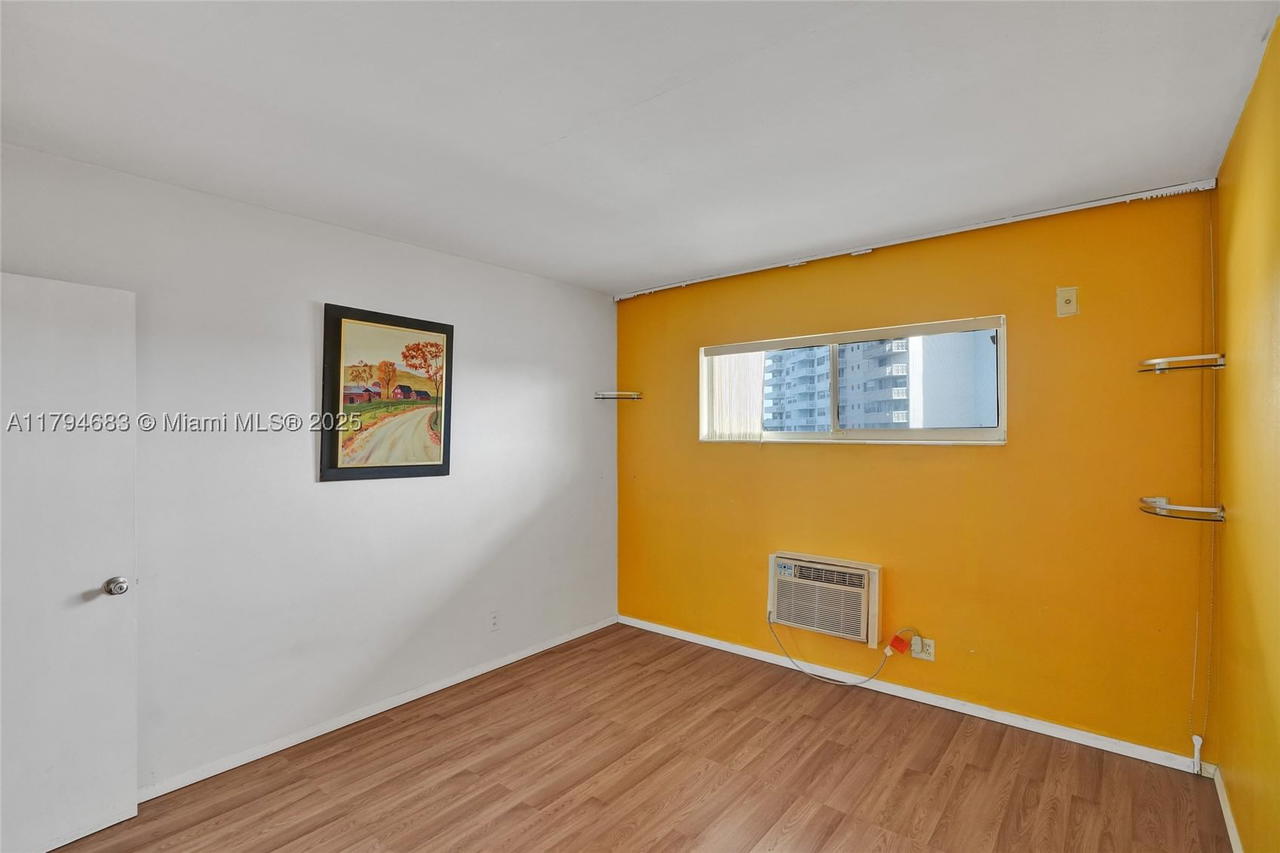 Real estate property located at 13105 Ixora Ct #319, Miami-dade, Keystone Arms Condo, North Miami, FL